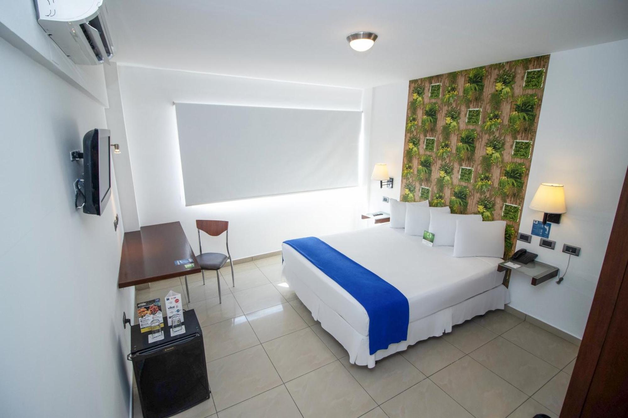 Lp Santa Cruz Centro Hotel