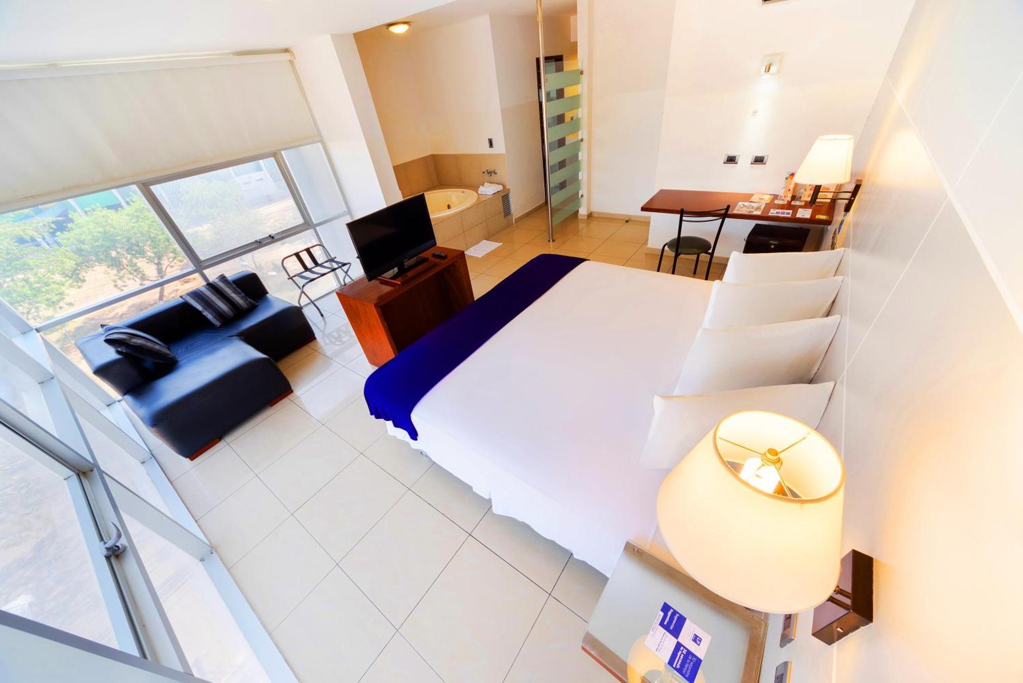 Lp Santa Cruz Centro Hotel