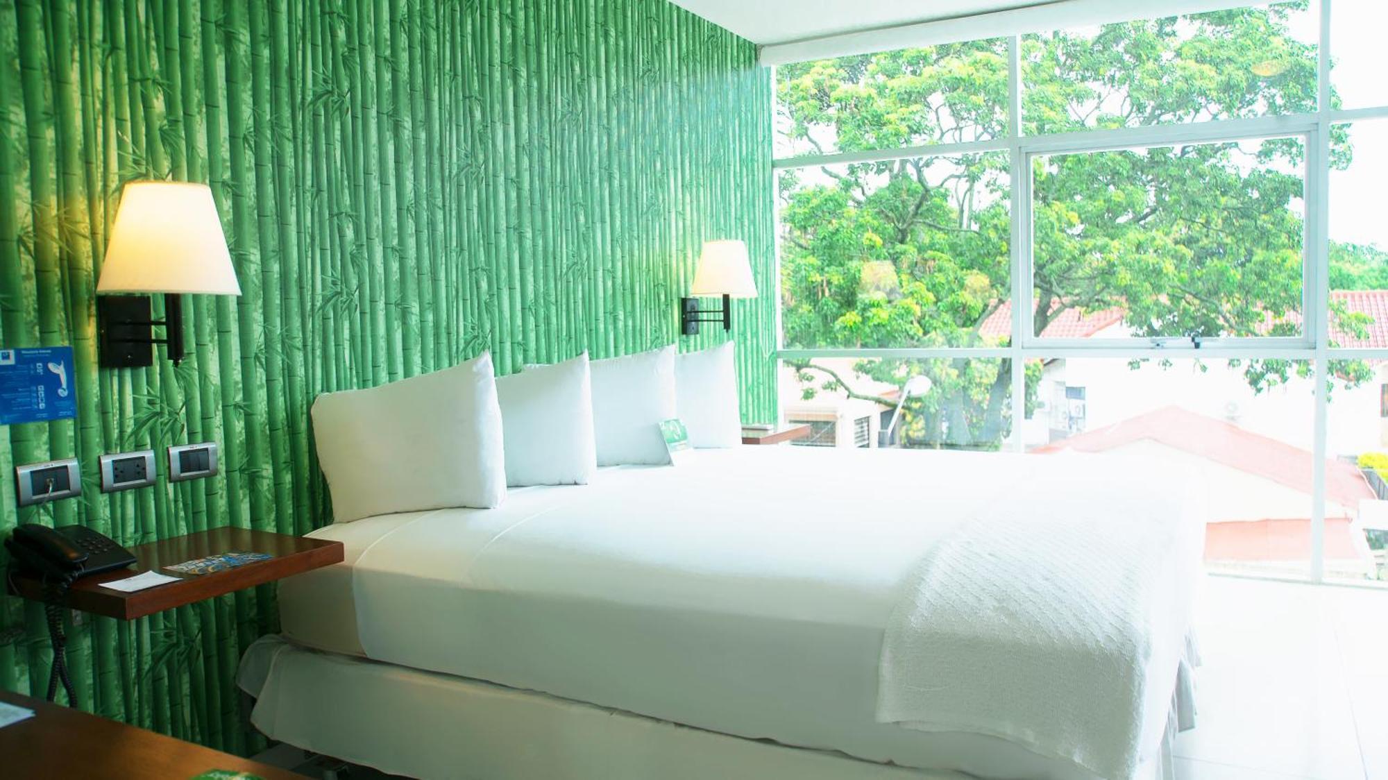 Hotel Lp Santa Cruz Centro 3*